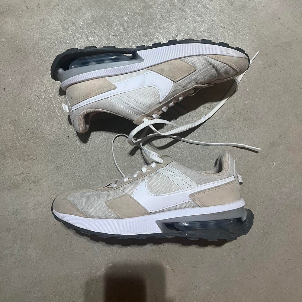 Nike Air Max Pre Day Size 7.5w